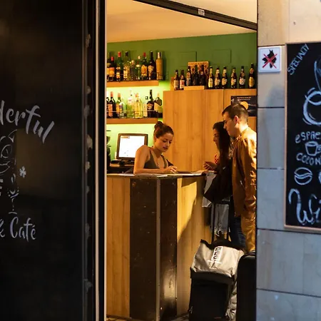 Winederful Hostel&Café-3